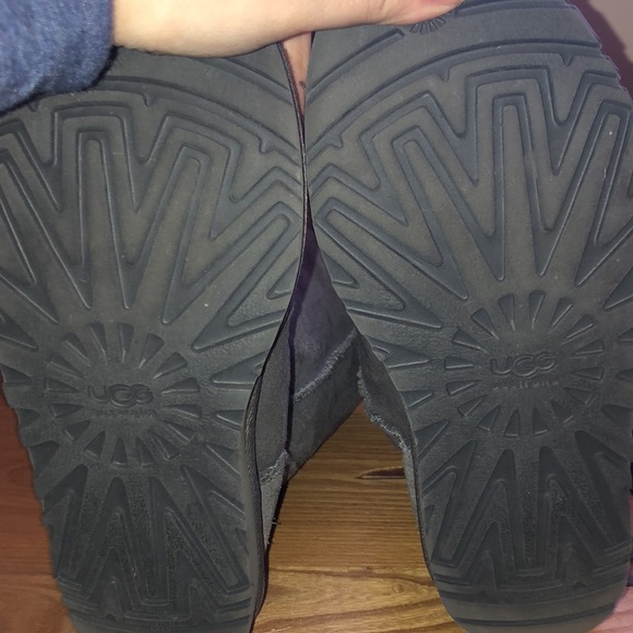 🚫SOLD🚫Classic Short UGGs - Picture 12 of 17